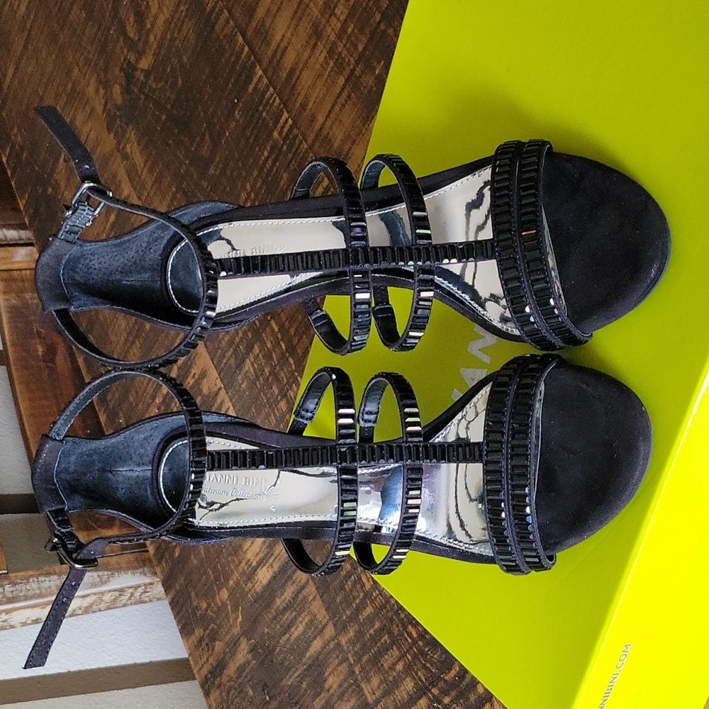 Gianni Bini heels black size 71/2